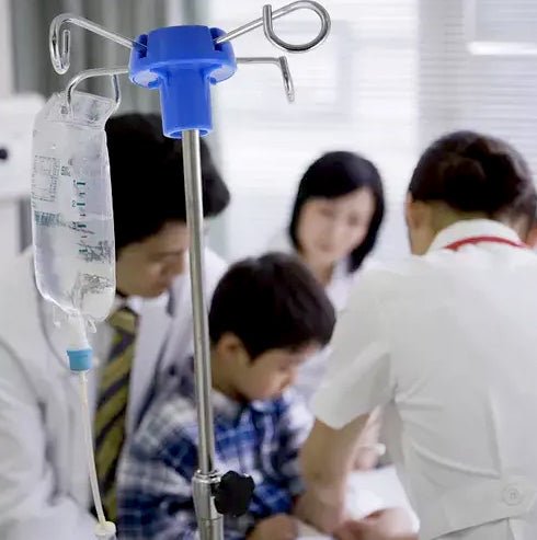 Porta Suero Clínico para Bombas de Infusión y Alimentación con Ruedas y Altura Ajustable - Delcantomedical